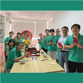 森垚全體成員合照